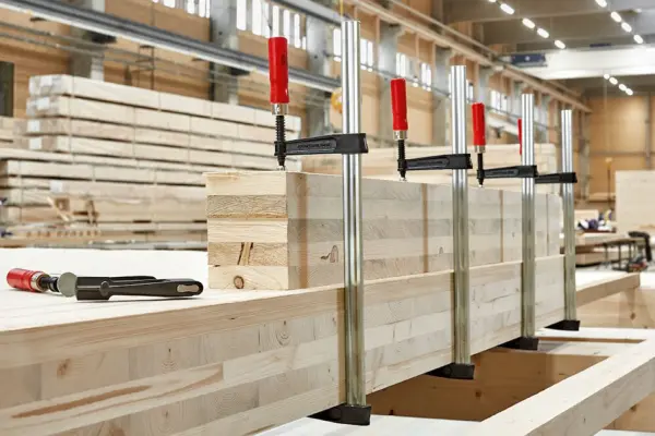 Serre-joints en fonte malléable BESSEY