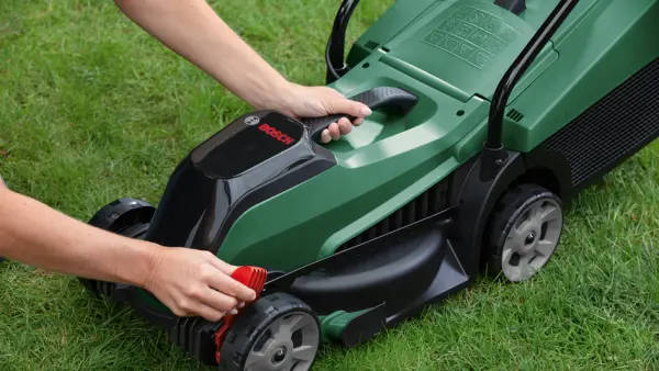 Akku-Rasenmäher BOSCH CityMower 18V-32-300